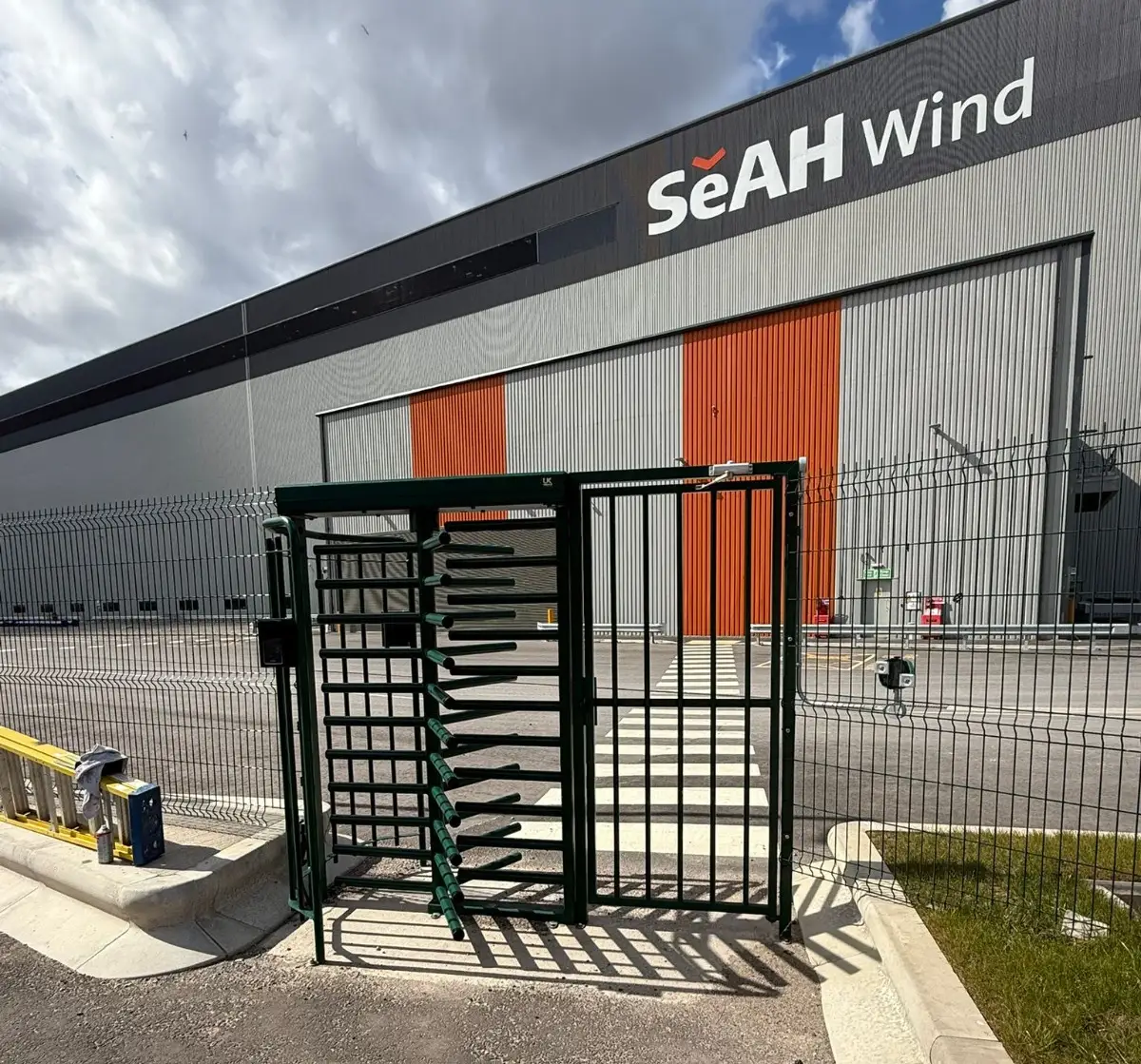 perimiter security4 Perimeter security fencing and gate at a commercial site